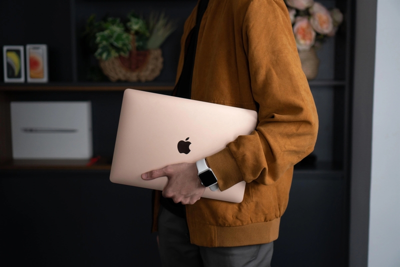 so sánh macbook air m1 và macbook neo hình 14