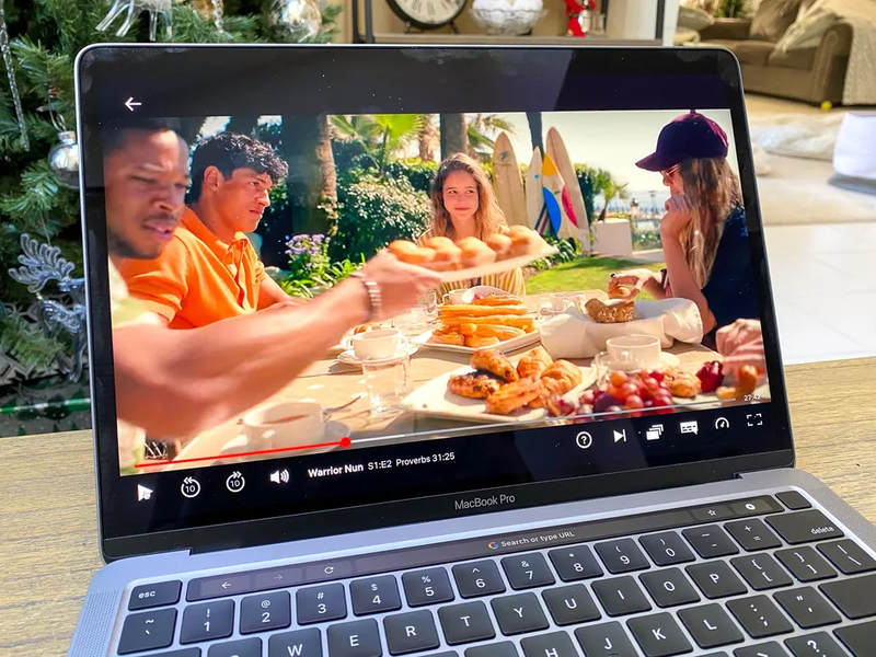 So sánh MacBook Air M2 và Pro M1 6