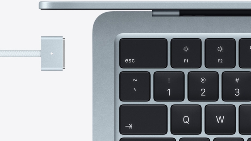 Khả năng sạc của MacBook Air M5