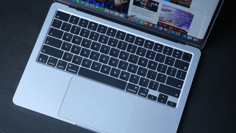 Bàn phím và Touchpad