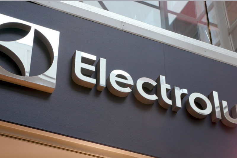 So s&aacute;nh m&aacute;y h&uacute;t ẩm LG v&agrave; Electrolux (2)