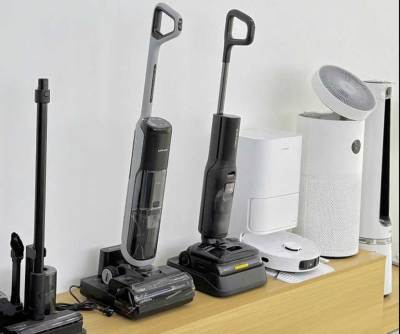 So s&aacute;nh m&aacute;y h&uacute;t bụi Tineco v&agrave; Roborock - 03