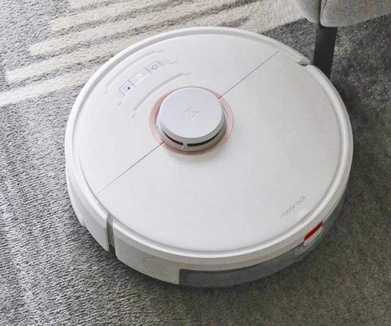 So s&aacute;nh m&aacute;y h&uacute;t bụi Tineco v&agrave; Roborock - 01