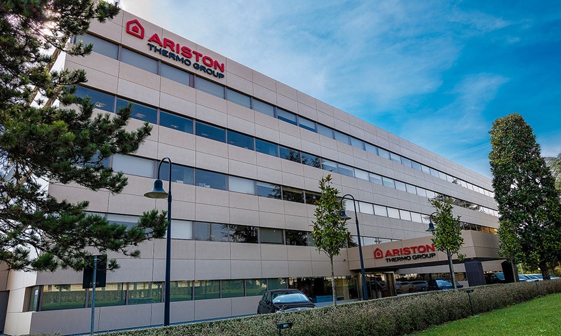 So s&aacute;nh m&aacute;y nước n&oacute;ng Ariston v&agrave; Ferroli - 02