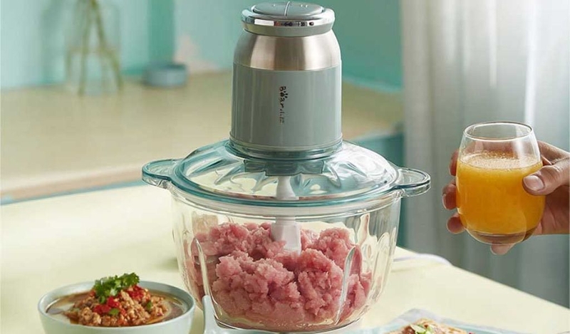 So sánh máy xay thịt Bear và Lock&Lock - Hình 3