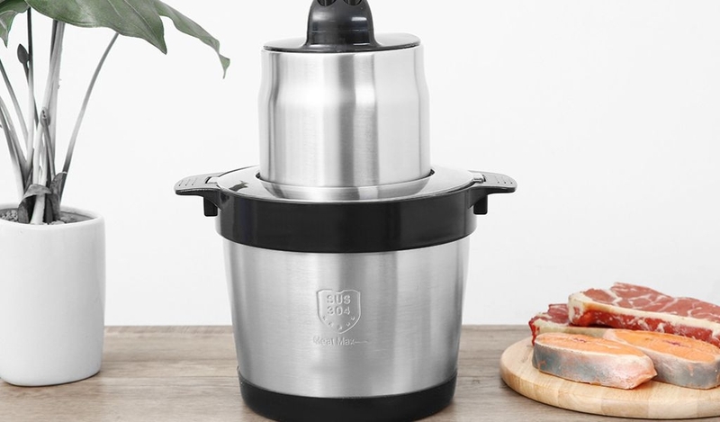So sánh máy xay thịt Bear và Lock&Lock - Hình 4