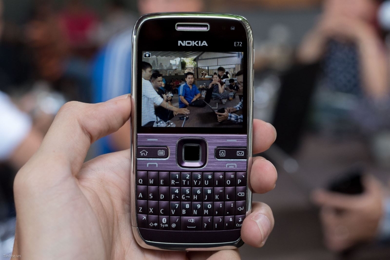 so sánh Nokia E63 và E72 - Hình 12