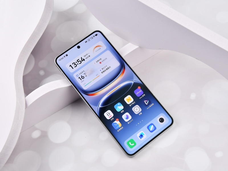 So sánh Nothing Phone 3 và iQOO 13 - hình 4