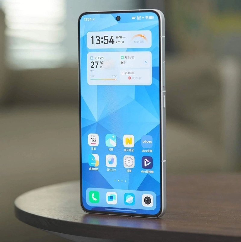 So sánh Nothing Phone 3 và iQOO 13 - hình 8