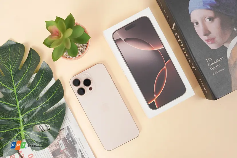 So sánh OnePlus 13 và iPhone 16 Pro Max - hình 2