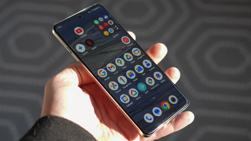 so sanh oneplus 13 va pixel 9 pro ve he dieu hanh