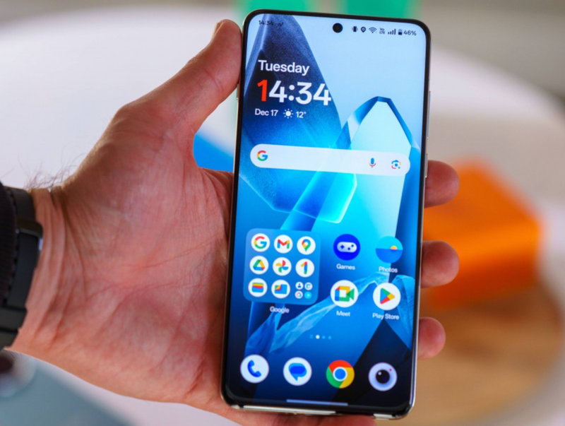 so sanh oneplus 13 va pixel 9 pro ve man hinh