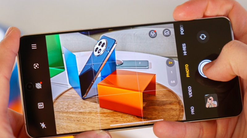 so sanh oneplus 13r va iqoo 12 ve camera