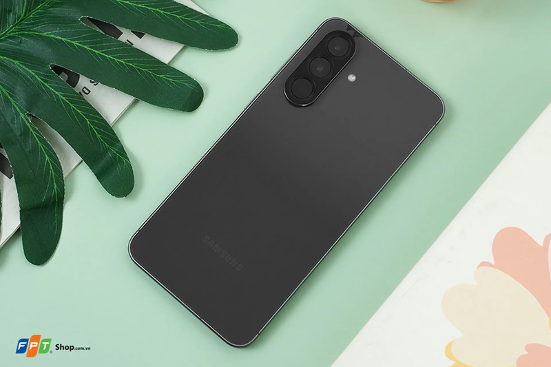 So sánh OPPO A6 Pro và Galaxy A56 - hình 2\