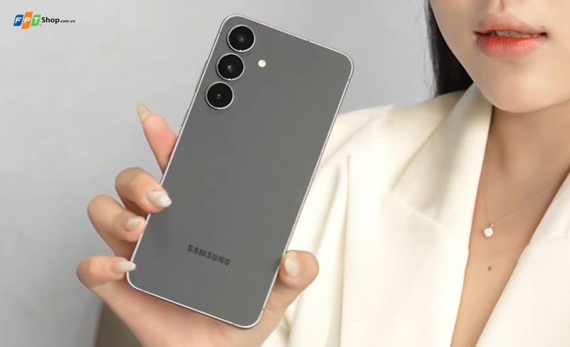 So sánh OPPO A7 Pro và Samsung Galaxy S25 FE - hình 5