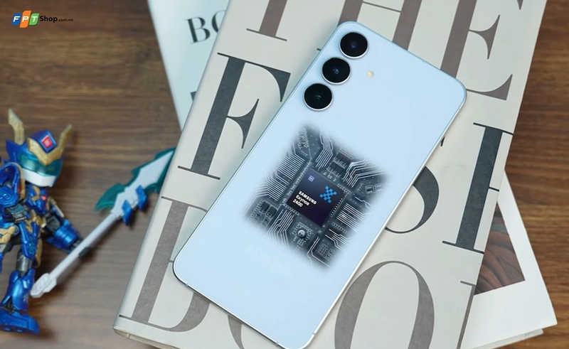 So sánh OPPO A7 Pro và Samsung Galaxy S25 FE - hình 9