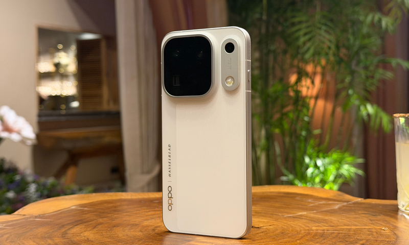 So sánh OPPO Find X10 và Find X10 Pro Max 1