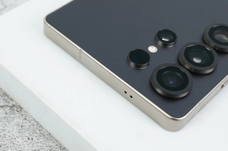 So sánh OPPO Find X9 và Samsung Galaxy S25 Ultra 2