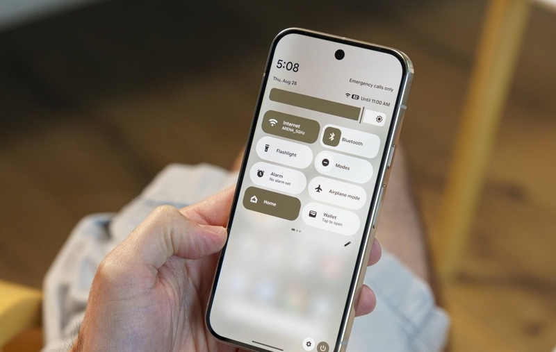 So sánh Pixel 10 Pro và iPhone 16 Pro 7