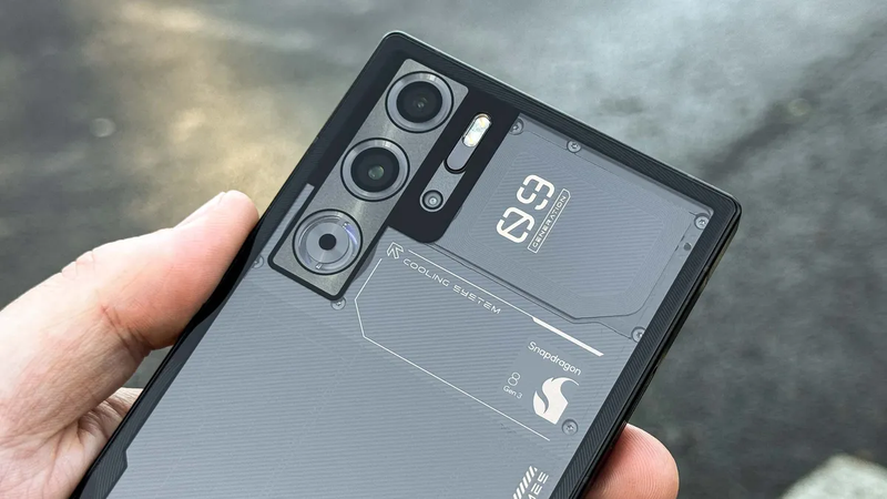 so-sanh-red-magic-9-pro-va-xiaomi-14-pro-8.png
