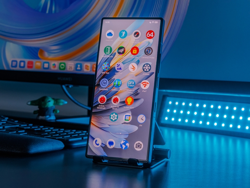 so sanh man hinh redmi k70 ultra va nubia z60 ultra leading version