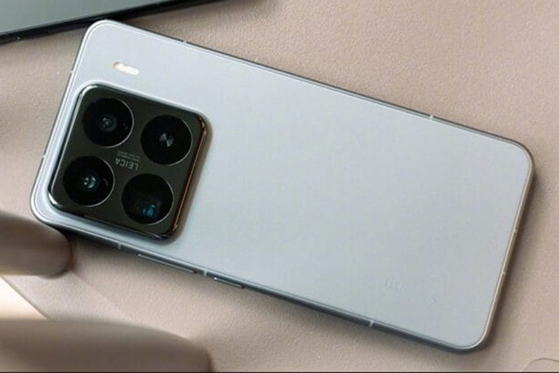 So sánh S25 Ultra và Xiaomi 15 Pro 12