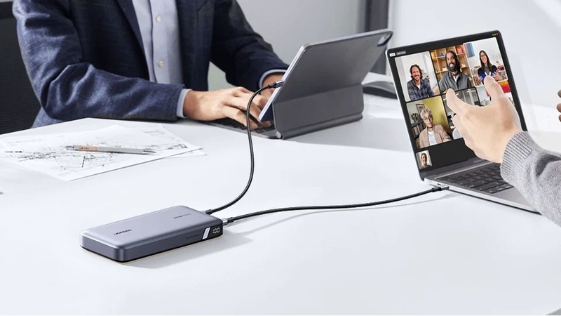 so sánh sạc dự phòng Ugreen và Baseus 4