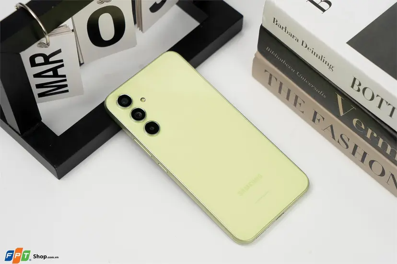 So sánh Samsung A54 và A73 - hình 1