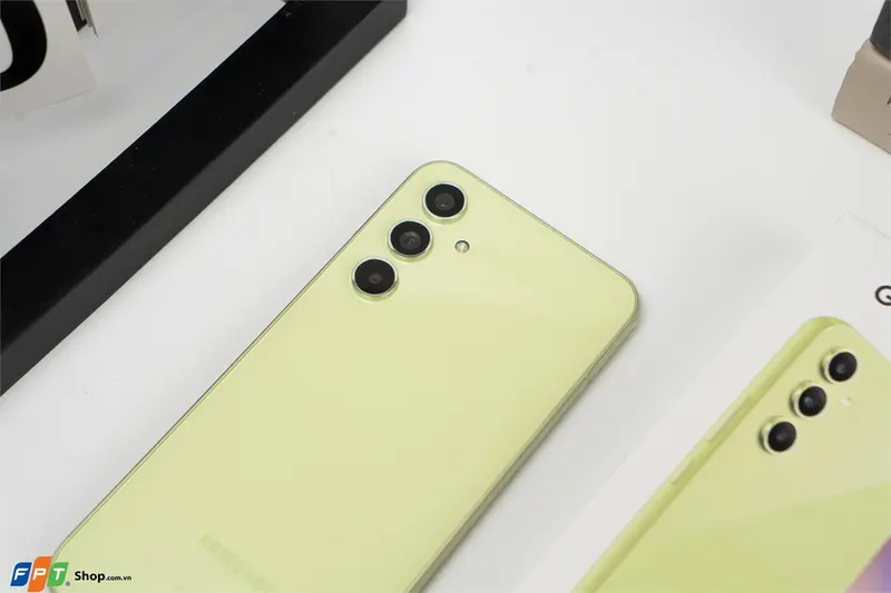 So sánh Samsung A54 và A73 - hình 5