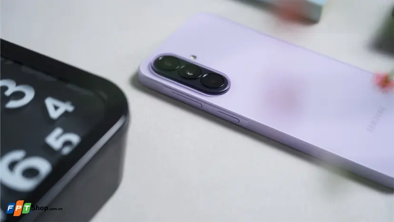 So sánh Samsung Galaxy A37 và A57 9