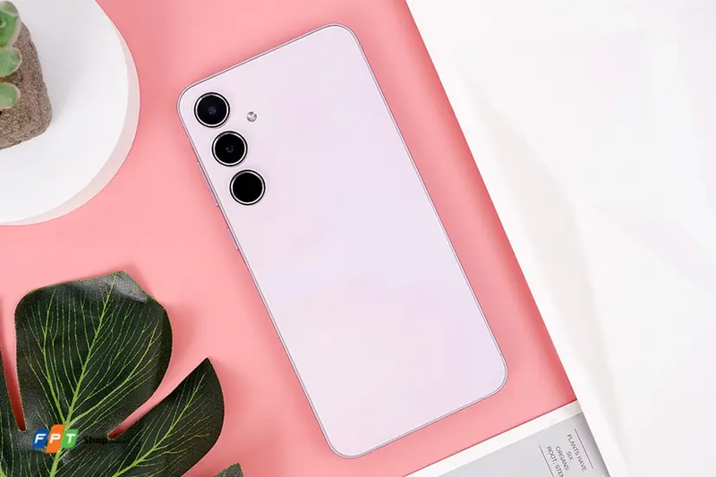 So sánh Samsung Galaxy A55 và Galaxy S24 - hình 2