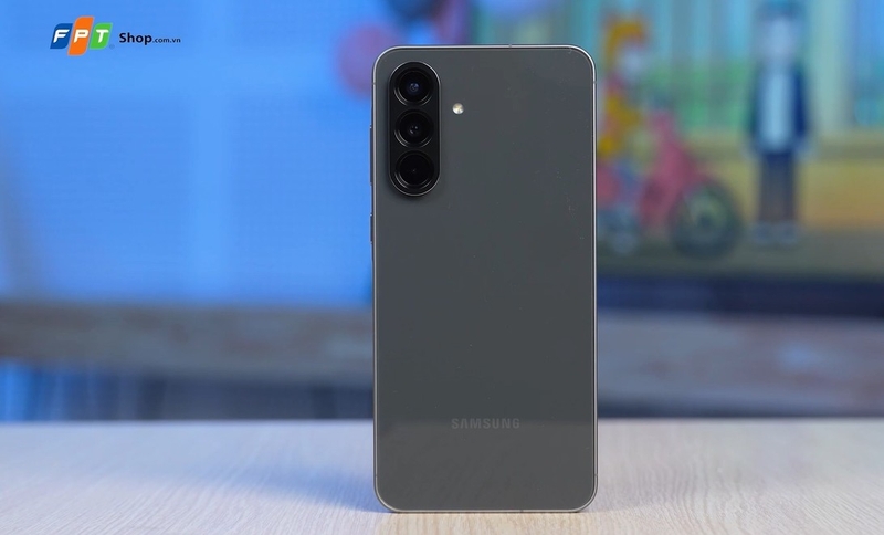 So sánh Samsung Galaxy A56 với Galaxy S26 FE - hình 2