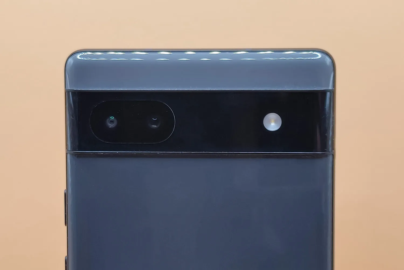 So sánh Samsung Galaxy A73 và Google Pixel 6a 6