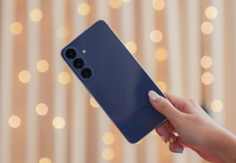 So sánh Samsung Galaxy S26 FE với OPPO Reno15 - hình 14
