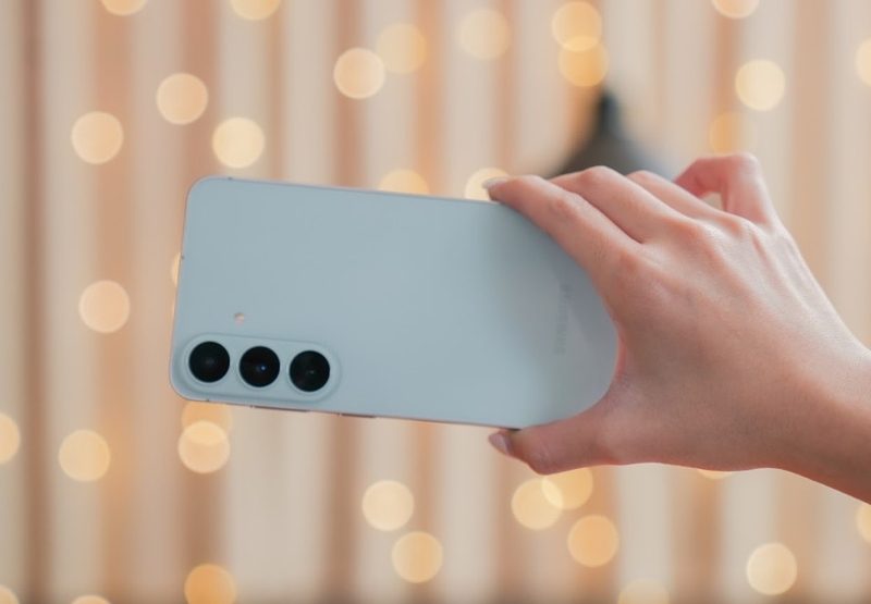 So sánh Samsung Galaxy S26 FE với OPPO Reno15 - hình 9