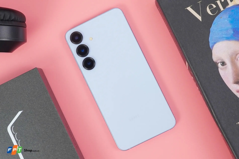 So sánh Samsung Galaxy S25 Edge và Galaxy S25 Plus 2