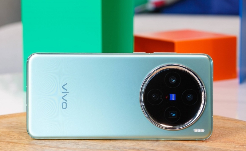 So sánh Samsung S25 và Vivo X200 2