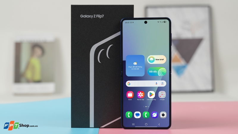 so sanh samsung z flip 7 va galaxy z flip 7 fe ve pin sac