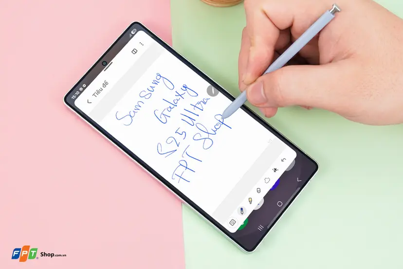So sánh Samsung Z Flip 8 và S25 Ultra - hình 4