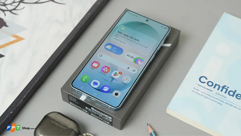 So sánh Samsung Z Flip 8 và S26 Plus - hình 6