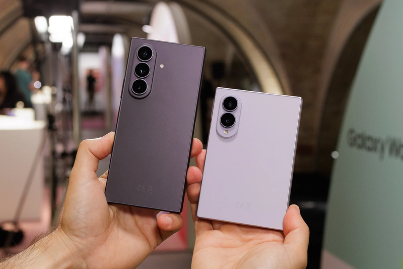 So sánh Samsung Galaxy Z Fold 8 và Galaxy Z Fold 8 Ultra 10