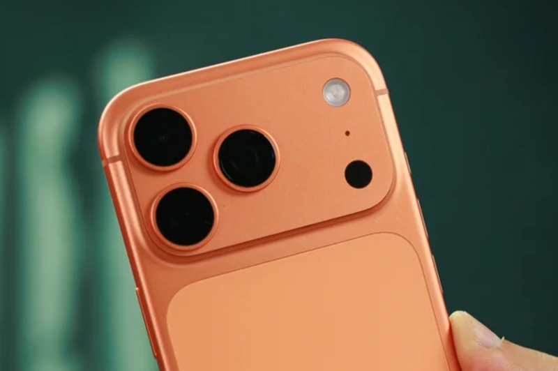 so sánh Samsung Z Fold 8 và iPhone 17 Pro - hình 14