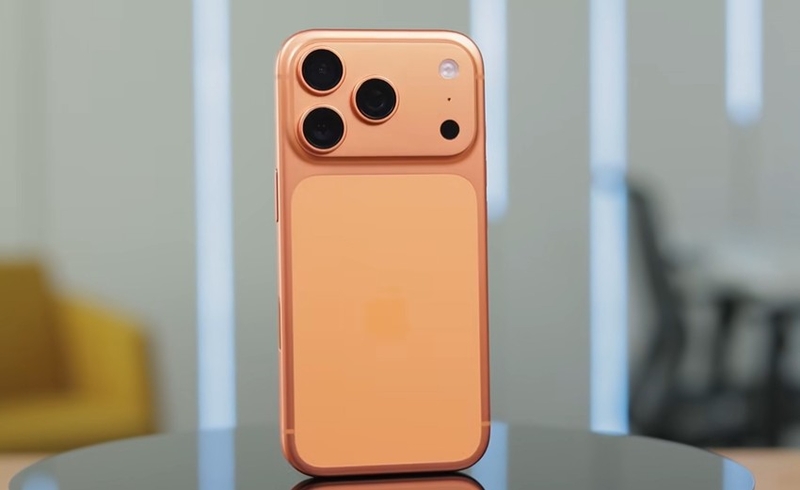 so sánh Samsung Z Fold 8 và iPhone 17 Pro - hình 4