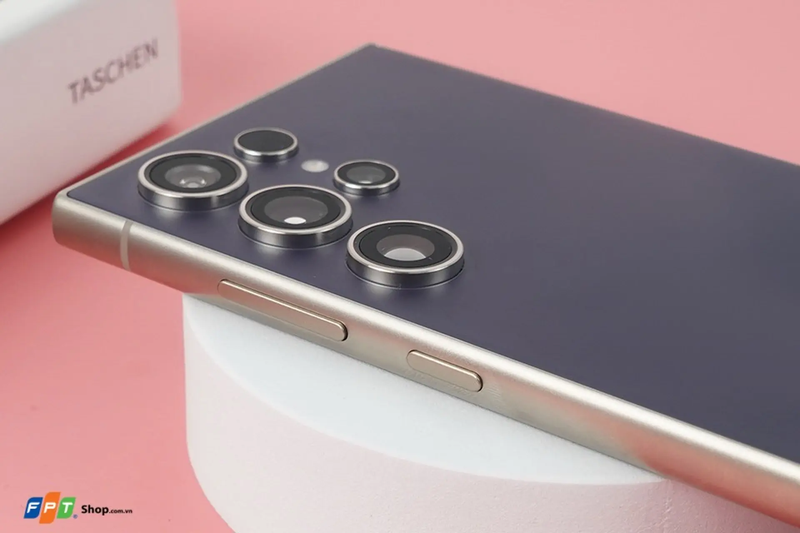 so-sanh-samsung-z-fold-8-va-s24-ultra-4.webp