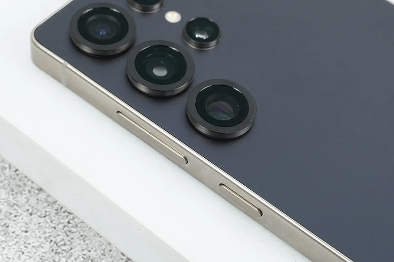 So sánh Samsung Z Fold 8 và S25 Ultra - hình 12