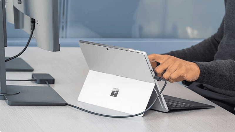 Surface Pro 11 có ưu điểm hơn về hệ thống kết nối