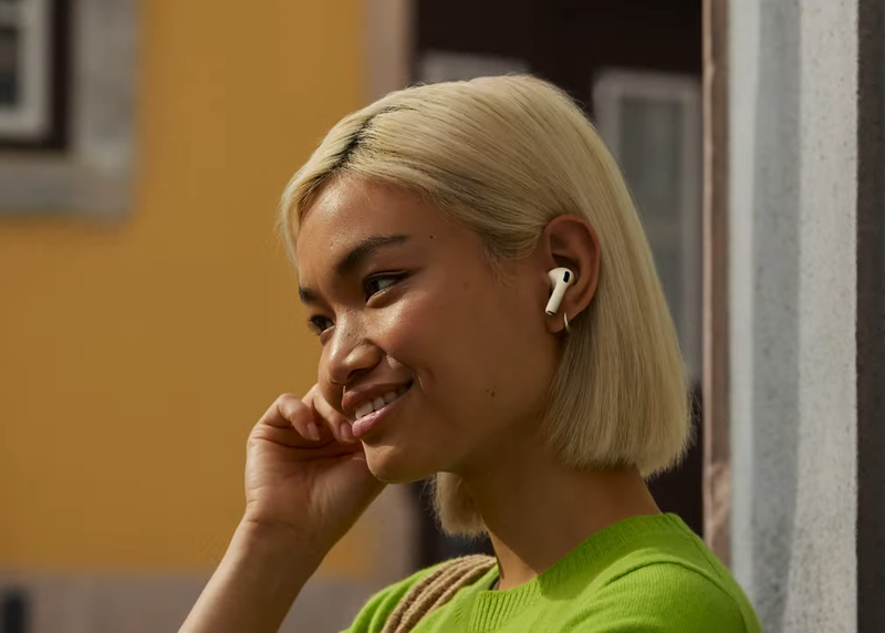so sánh tai nghe airpods và jbl 5.png