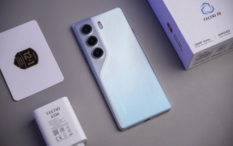 Nên lựa chọn Tecno Camon 40 hay Tecno Spark 40 Pro?