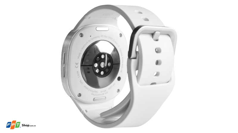 so sanh watch 8 va watch 7 ve day deo