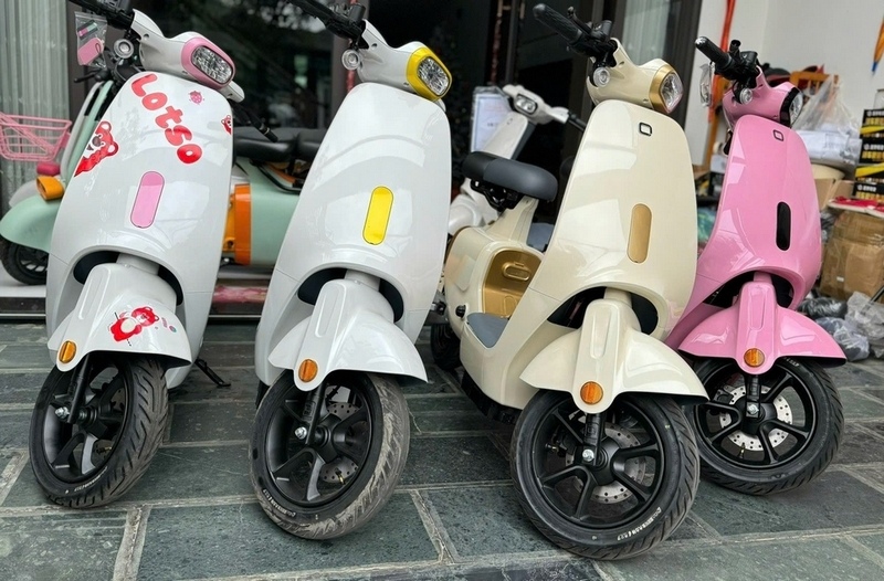 So sánh xe điện K1 và V1 ảnh 1
